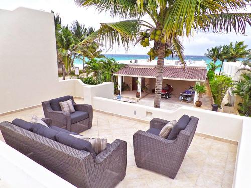 Villa with Sea View image 8