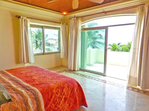 Villa with Sea View image 1