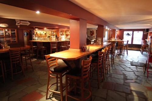 Smugglers Notch Inn - image 11