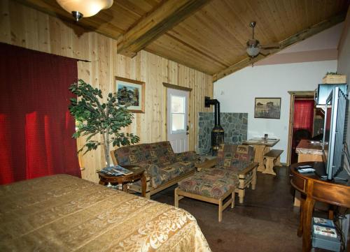 DiamondStone Guest Lodges