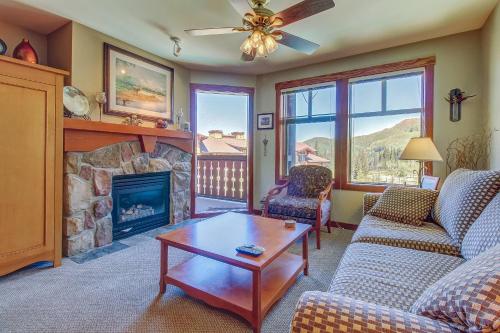Eagle Springs East 402: Buffaloberry Suite in Solitude, USA