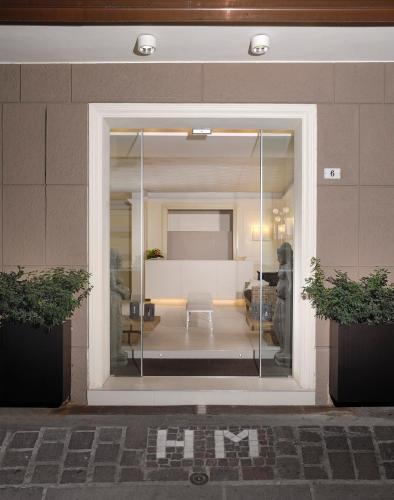 Bejárat, Hotel Metropolitan near Archeológiai Városi Múzeum