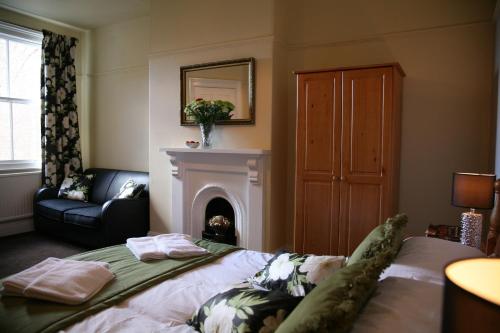 Gillygate Guest House - image 2