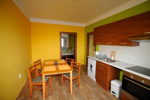 Hotel City - image 7