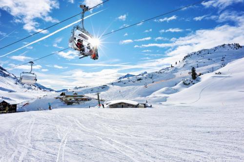White House Kaprun - image 7