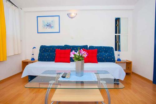  Apartments Villa Jarak in Makarska