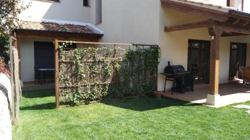 Iekārtas, Casas de la Fuente in Brieva
