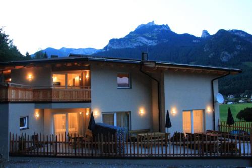 Ferienwohnungen Karwendel Camping in Maurach, Österreich