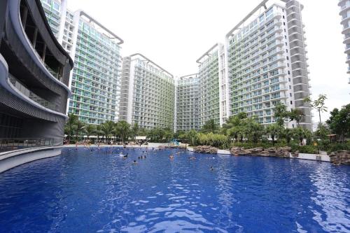 Maui Condotel Azure Residence, Manila