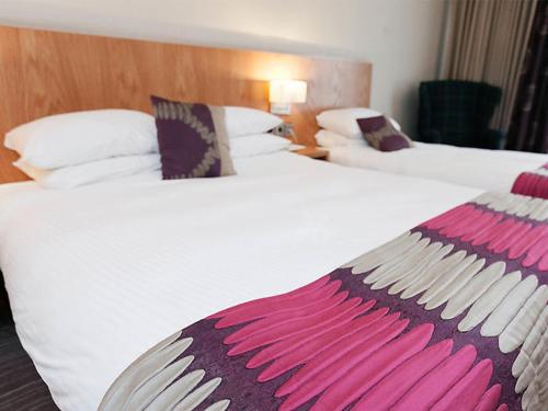 Wellington Park Hotel Stop at Wellington Park Hotel to discover the wonders of Belfast. The property features a wide range of facilities to make your stay a pleasant experience. 24-hour front desk, luggage storage, Wi-Fi i