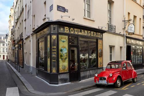 Hotel du Petit Moulin Paris