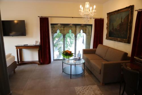 Deluxe Double Room image 10