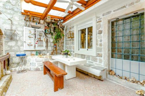Facilities, Bluemarine Rooms & Apartments in Perast