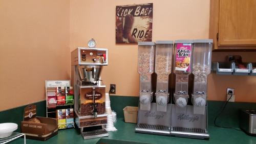 Rodeway Inn - image 2