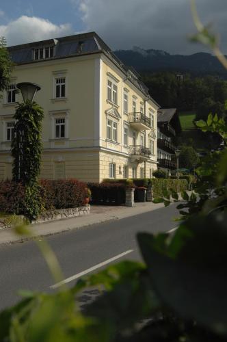 Romantik Residenz (Ferienwohnungen Hotel Im Weissen Rössl) - Dependance