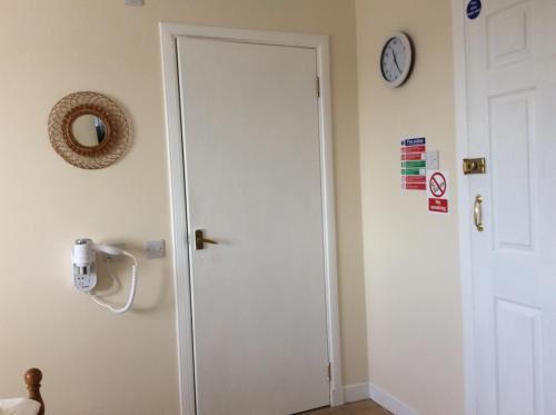 Rudan Guest House - image 4