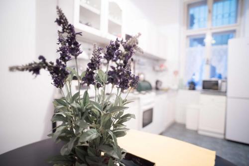 Palace Trees Apartment - main image