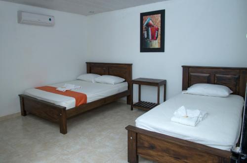 1 double bed, 1 twin bed