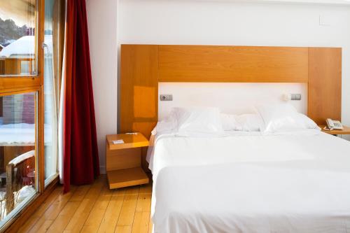 Double or Twin Room with Cycling Package Tierra de Biescas 30
