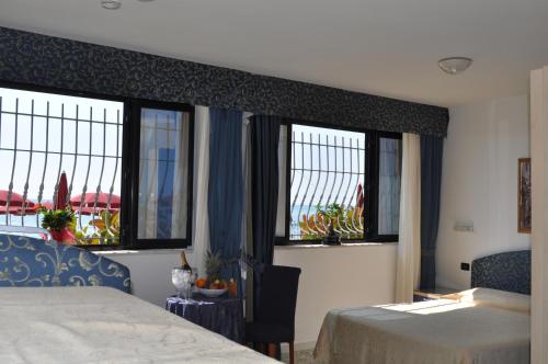 Grand Hotel La Playa - image 4