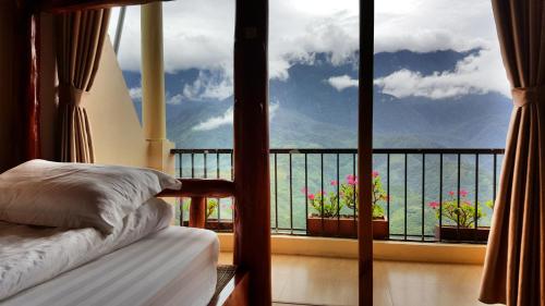 6 twin beds