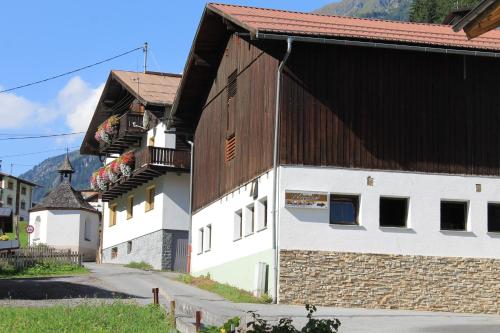 Είσοδος, Apart Peter in Καπλ