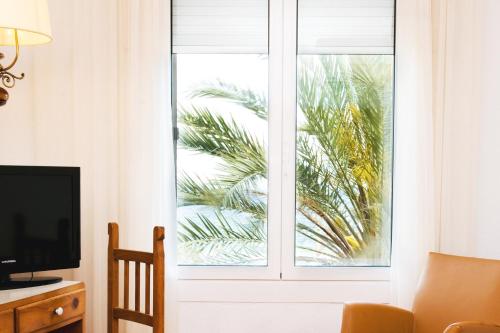 Hotel Miramar Badalona - image 7