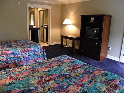 Magnolia Beach Inn - Fairhope – Fairhope, AL