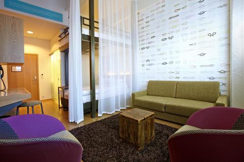 11425679 Reykjavik Marina - Berjaya Iceland Hotels