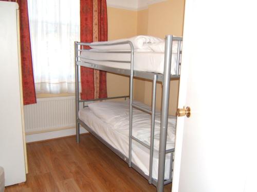 Dolphin Inn - The Lodge - image 12