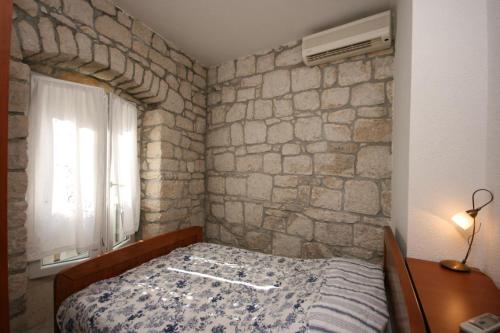 One-Bedroom Apartment image 1