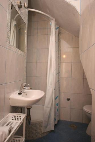 Apartments by the sea Baska Voda Makarska - 6703 - image 4