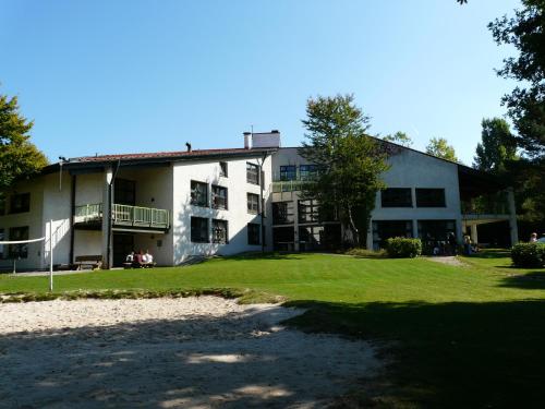 DJH Jugendherberge Pottenstein - Accommodation