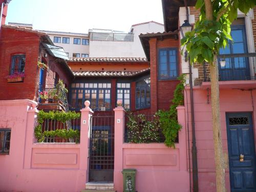 El 8 de Serranos - Bajo - Casa con garaje - Leon El 8 de Serranos - Bajo - Casa con garaje - Leon