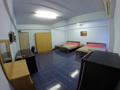 Earth Mansion Sai 5 in Sam Phran