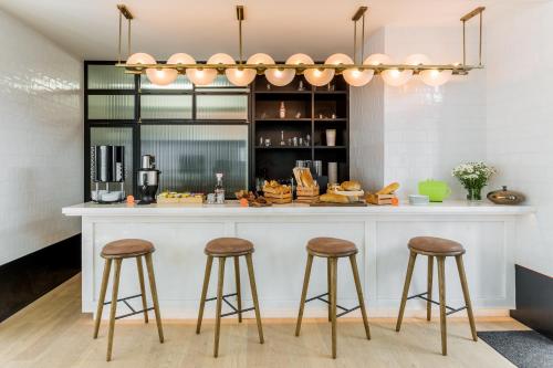 Room Mate Emir - image 7