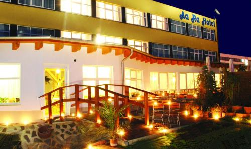 . AaRa Hotel