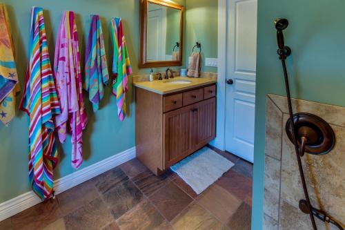 Beautiful Lakefront Custom