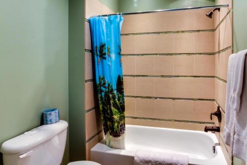 Beautiful Lakefront Custom