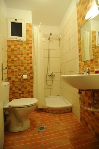 Park Hotel - image 10