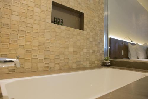 ห้องน้ำ, Wyndham Garden Ribeirao Preto Convention in ริเบลราโอ เปรโต้