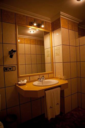 Bathroom, Hotel Guadalquivir in Cazorla