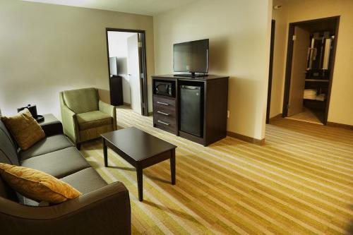 Best Western Harvest Inn & Suites