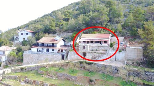  Apartment Uvala Prapratna 12207b in Jelsa