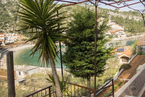  Apartment Uvala Prapratna 12207b in Jelsa