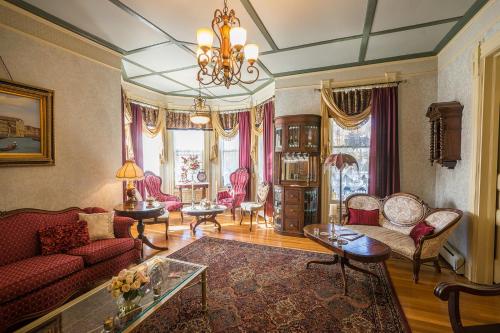 The Wallingford Victorian Inn - image 2