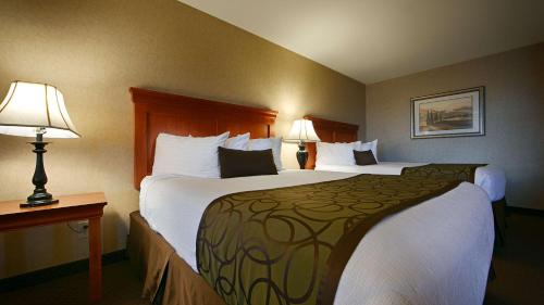 Queen Room with Two Queen Beds - Non-Smoking
