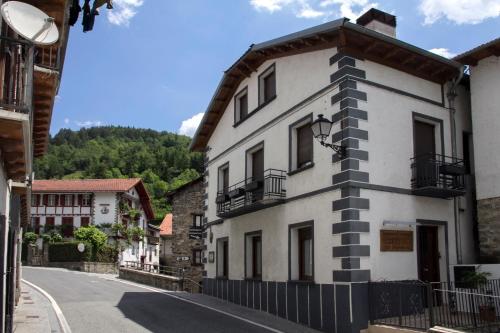  Aiestaenea Apartamentos Rurales in Isaba