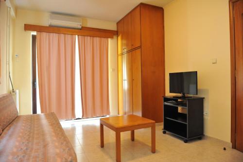 Niki Hotel Apartments - image 8