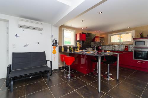 Guest House Domaine des Grouilleres in Saint-Clair-du-Rhone (Rhone-Alpes)